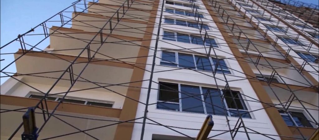 Νέο φορολογικό νομοσχέδιο: Μειώσεις φόρων έως 19.200 ευρώ για ανακαινίσεις ακινήτων