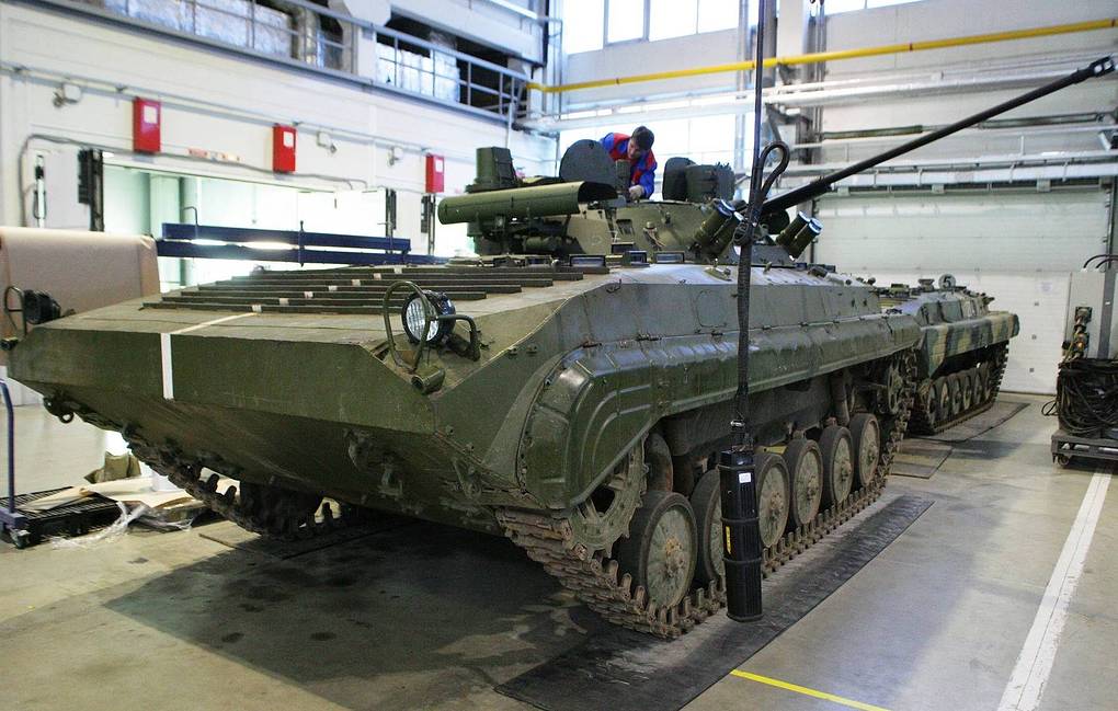 BMP-2M: Τον Δεκέμβριο ολοκληρώνονται οι δόκιμες αποδοχής του εκσυγχρονισμένου ρωσικού ΤΟΜΑ