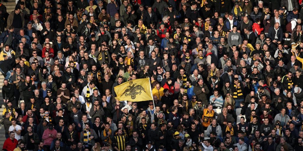 ΑΕΚ: Οργισμένοι οπαδοί περίμεναν την αποστολή στο ξενοδοχείο