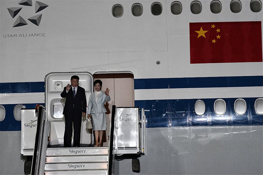 Στην Αθήνα ο πρόεδρος της Κίνας Σι Τζινπίνγκ – Αύριο ξεκινά το επίσημο πρόγραμμα της επίσκεψης