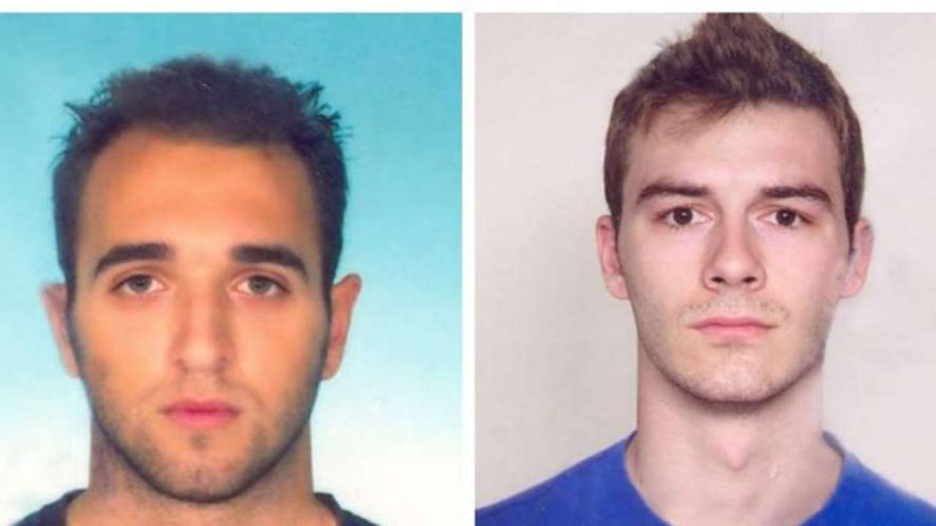 Ξεσπά η μητέρα του αστυνομικού που εκτελέστηκε το 2011 στου Ρέντη: «Οι δολοφόνοι των παιδιών μας ζουν και βασιλεύουν»