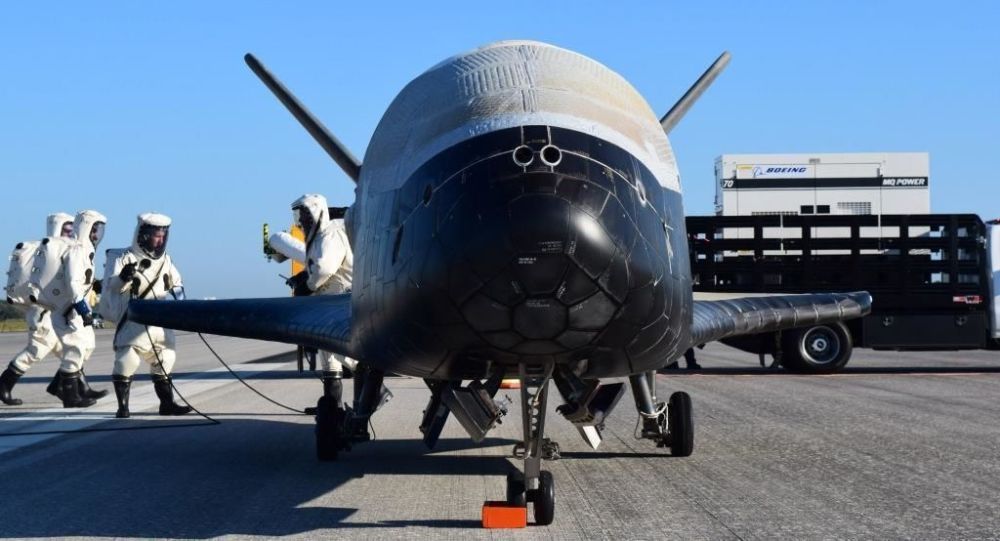 Να διασυνδέσει το X-37B με τα F-35 και F-22 θέλει η αμερικανική Αεροπορία