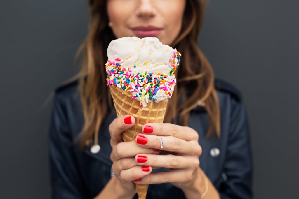 Οι επιστήμονες προειδοποιούν: Επικίνδυνο για την καρδιά το πολύ φαγητό μετά τις 6 το απόγευμα