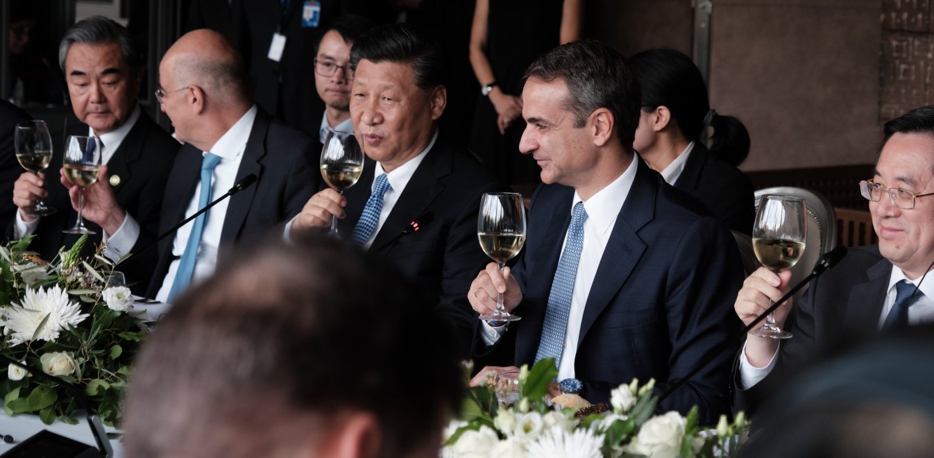 Οι κυρίες «έκλεψαν» την παράσταση στο επίσημο δείπνο για τον πρόεδρο της Κίνας – Πως εμφανίστηκαν;