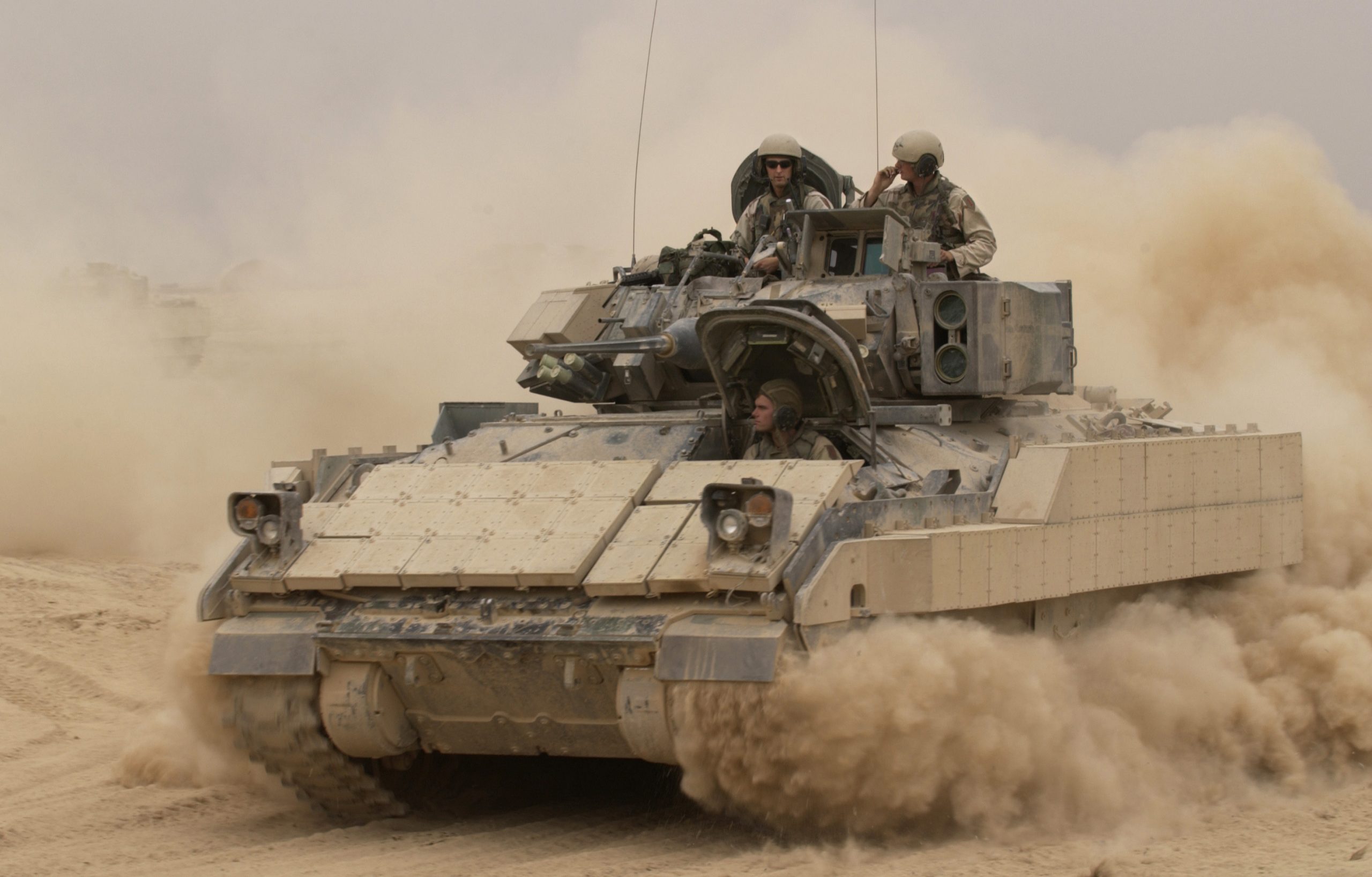 Αίτημα ΥΠΕΘΑ σε ΗΠΑ για την πιθανή προμήθεια έως και 367 M2 Bradley