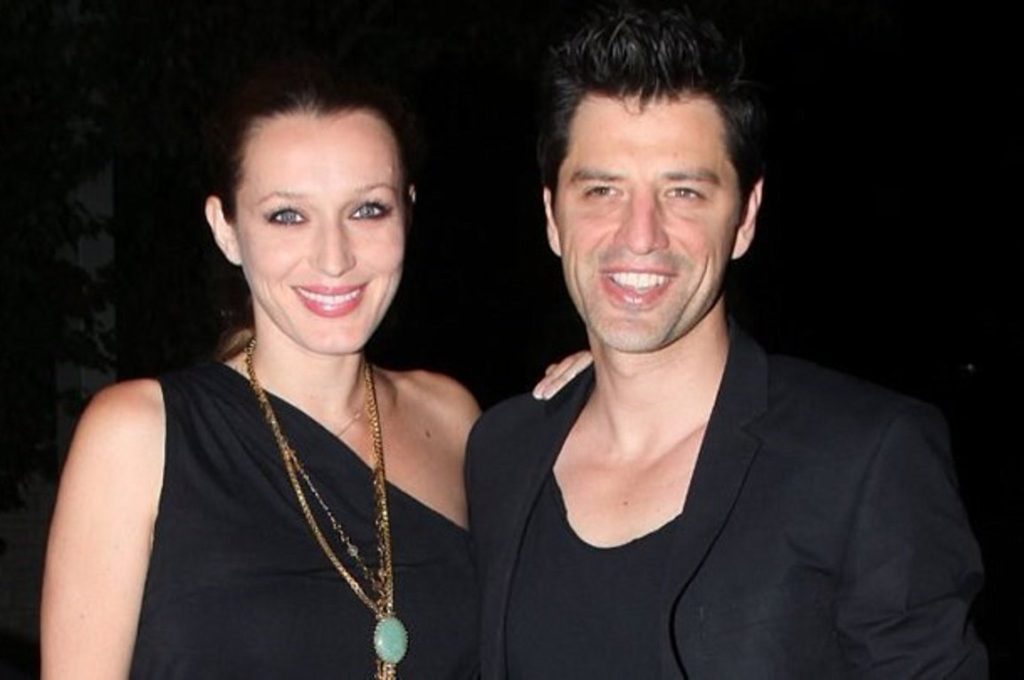 Η Κάτια Ζυγούλη μαγειρεύει και ο Σάκης Ρουβάς εμφανίζεται αλά… «Τζέιμς Μποντ» για να δοκιμάσει (βίντεο)