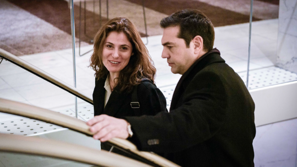 Όταν ο Α.Τσίπρας κινδύνεψε να χάσει την γυναίκα της ζωής του επειδή υπέγραψε το 2015 την παράδοση της χώρας