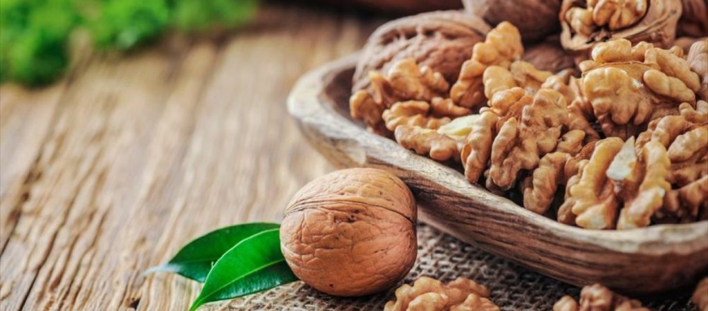 Δείτε τι θα συμβεί στον οργανισμό σας εάν τρώτε κάθε μέρα απο 7 καρύδια (βίντεο)