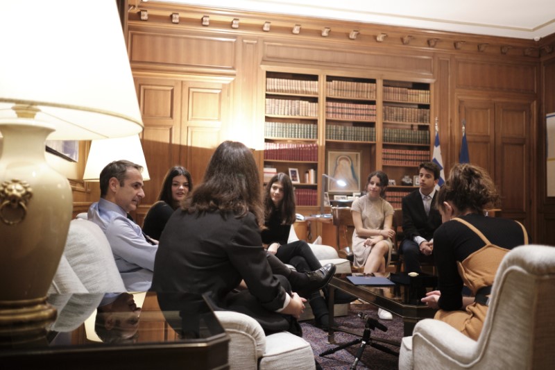 Κ.Μητσοτάκης: Συναντήθηκε στο Μαξίμου με παιδιά από το «Χαμόγελο του Παιδιού» (φώτο)