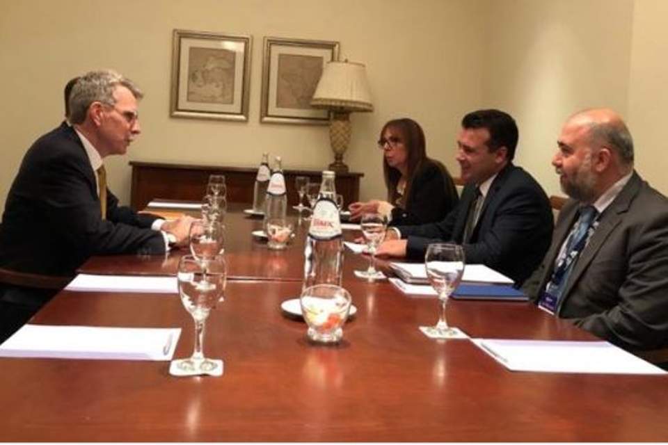 Ο Τ.Πάιατ σε ρόλο αρχηγού κράτους συναντάει ξένους ηγέτες στην Ελλάδα – Συνάντηση με Ζ.Ζάεφ