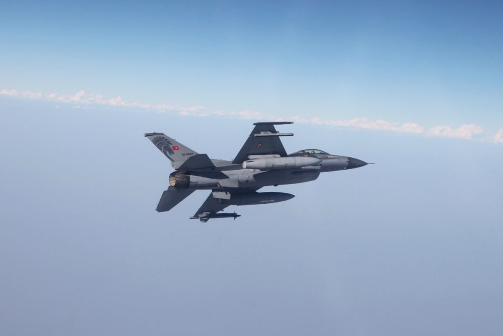 Για δεύτερη μέρα τουρκικά μαχητικά πετούν πάνω από το Καστελόριζο