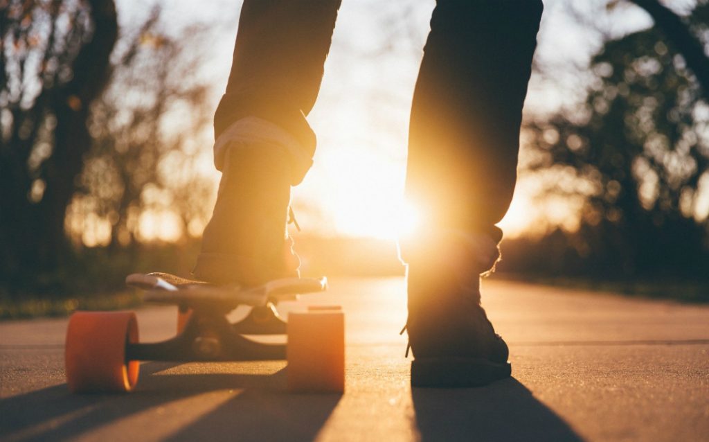 Ρωσία: Η εξάχρονη με ρεκόρ κατάβασης στο skateboard (βίντεο)