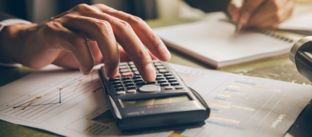 Ρύθμιση για την μείωση των ληξιπρόθεσμων οφειλών προς τους ιδιώτες προβλέπει τροπολογία – Πως θα λειτουργεί