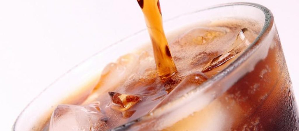 Το σοκ που παθαίνει το σώμα μας με ένα κουτάκι αναψυκτικό