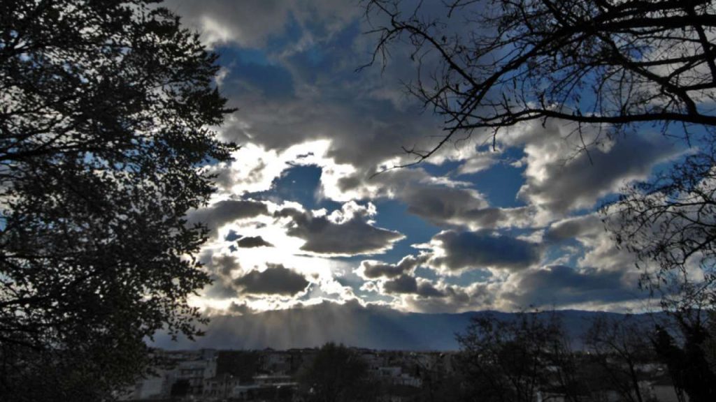 Συννεφιασμένος ο καιρός το Σάββατο – Αναλυτική πρόγνωση