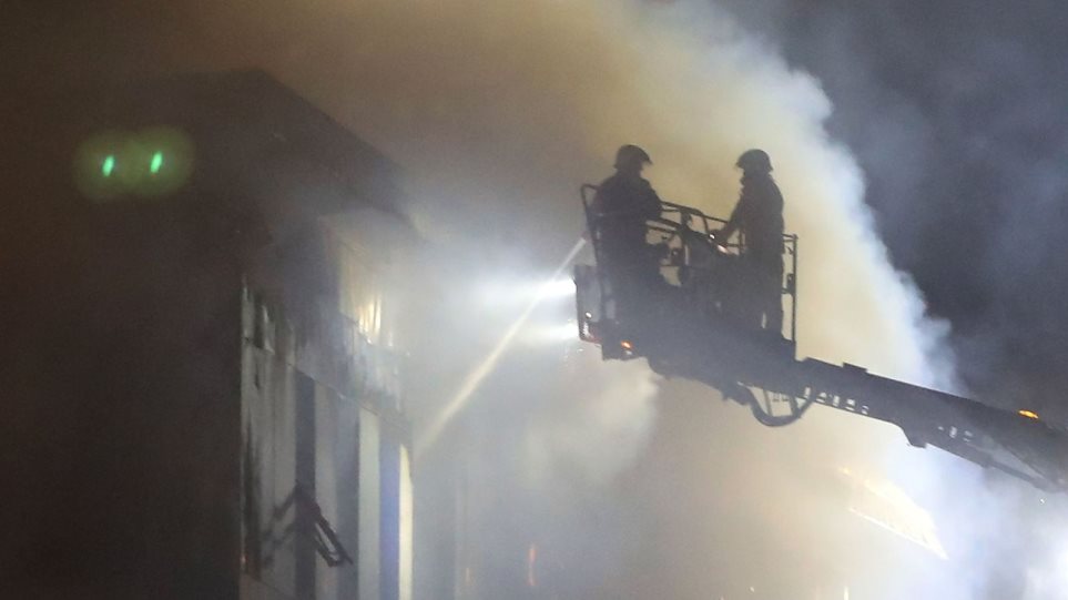 Μεγάλη φωτιά σε φοιτητική εστία στο Μάντσεστερ – Δύο τραυματίες (βίντεο)