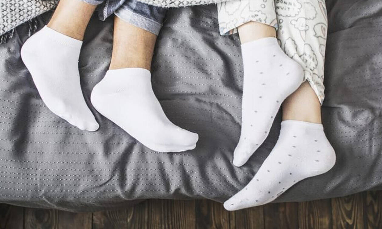 Πρέπει ή όχι να κοιμόμαστε με τις κάλτσες μας;
