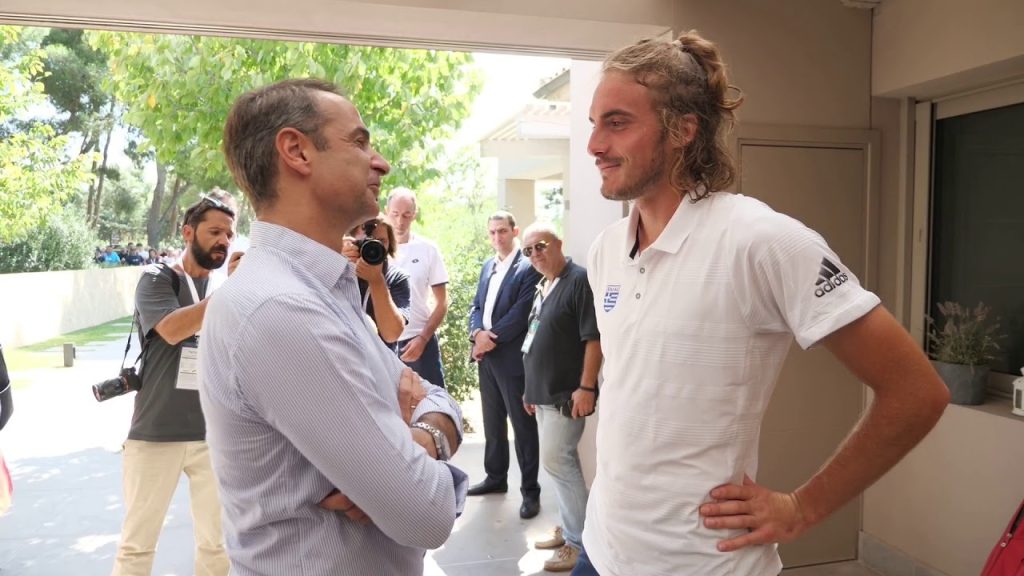 Ο Κ.Μητσοτάκης συνάντησε κι αποθέωσε τον Σ.Τσιτσιπά λίγο μετά τη νίκη του: «Παικταρά!» (βίντεο)