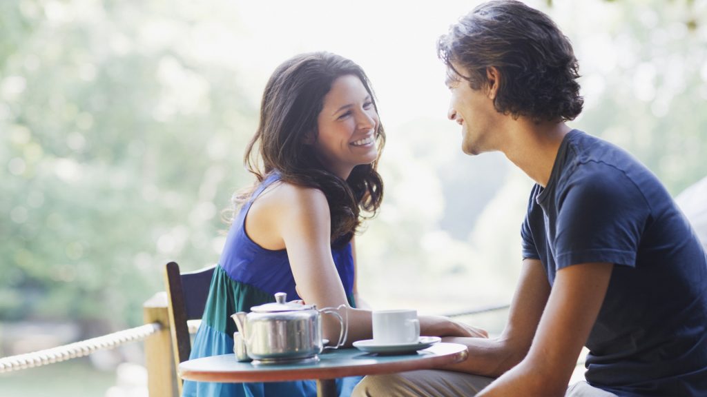 Αυτό είναι το πρώτο πράγμα που προσέχει μια γυναίκα σε έναν άντρα – Και δεν είναι αυτό που νομίζεις