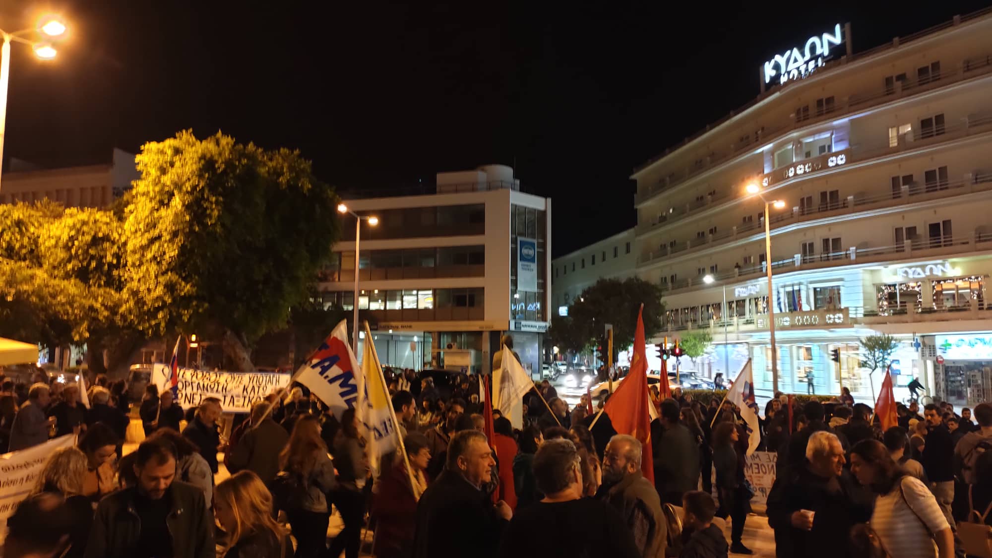 Έπιθεση σε μέλη του ΣΥΡΙΖΑ στην πορεία για το Πολυτεχνείο στα Χανιά (βίντεο)