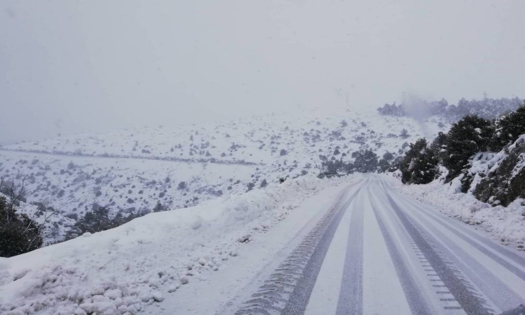 Ο «επιστημονικής φαντασίας» δρόμος στη Ρωσία που οι οδηγοί διασχίζουν παράνομα (βίντεο)