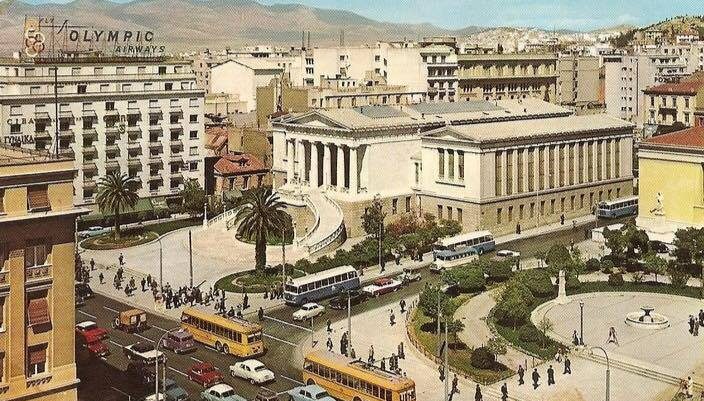 Τα παλιά περιοδικά: Η νοσταλγική φωτό περιπτέρου των ’60s στο Σύνταγμα (φωτο)