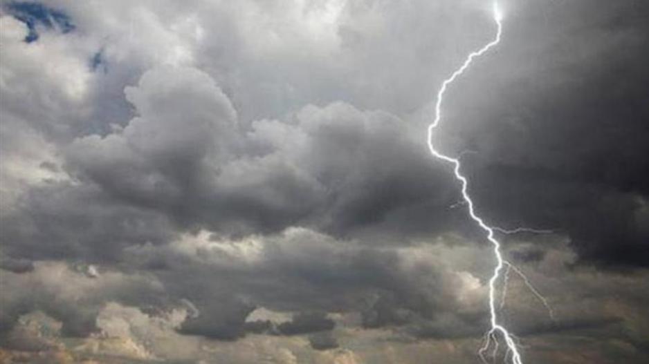 Καιρός: Νέες καταιγίδες από τα δυτικά – Βροχές από αύριο και στην Αττική