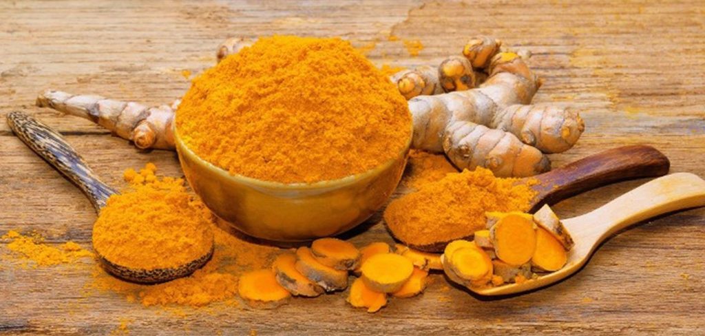Κουρκουμάς: Δείτε τα οφέλη που προσφέρει στον οργανισμό (βίντεο)