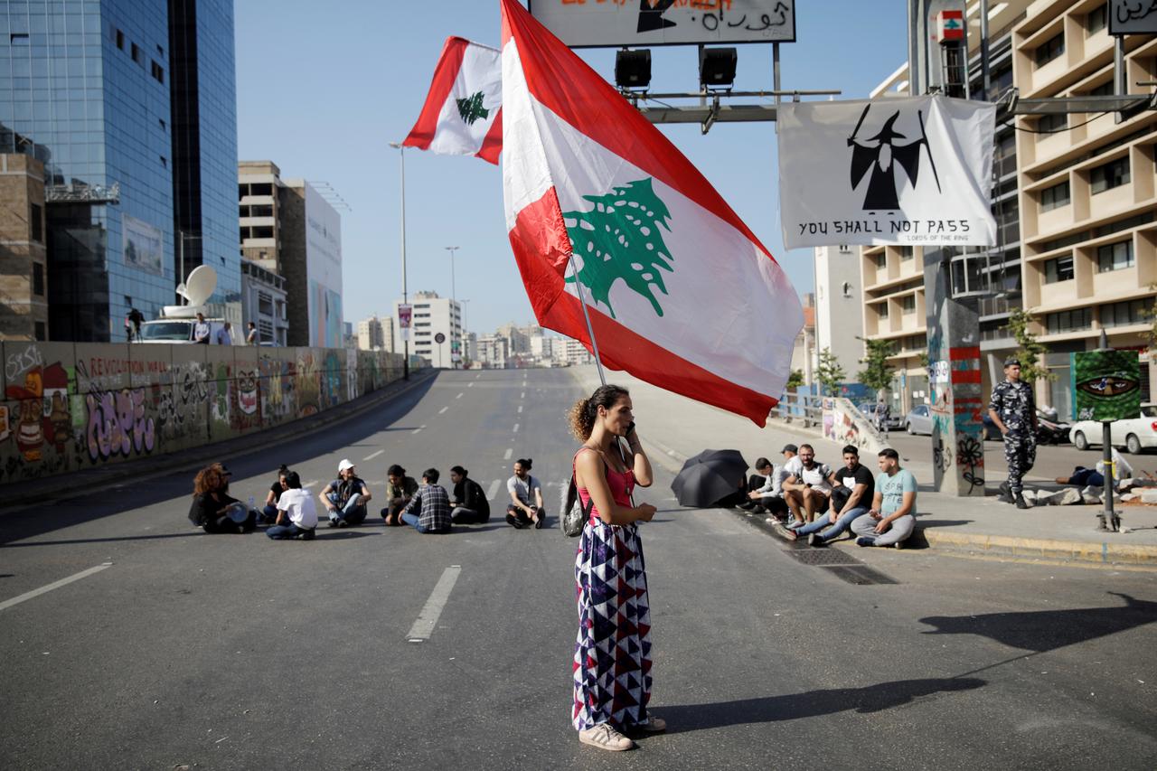 Λίβανος: Capital control από τις τράπεζες – Ελπίδες και προσπάθειες για σχηματισμό κυβέρνησης