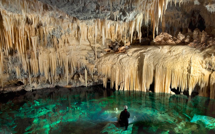 Αυτά είναι τα πιο όμορφα σπήλαια της Ελλάδας – Σταλακτίτες,  υπόγειες λίμνες και παράδοξοι σχηματισμοί βράχων