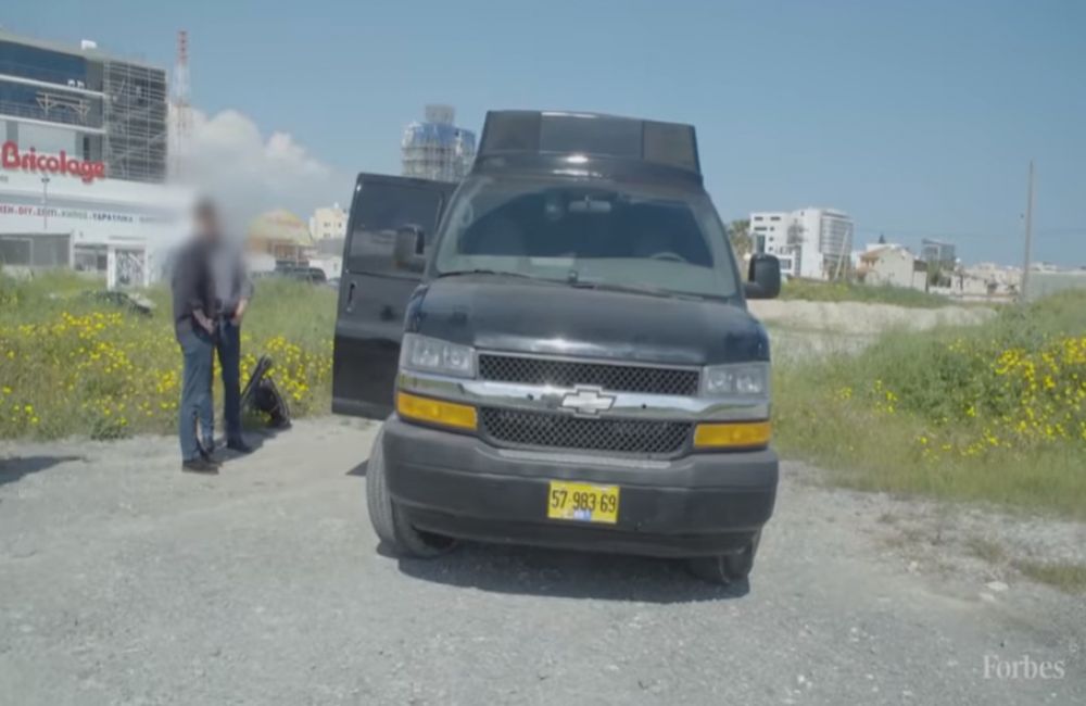 Κύπρος: Το κατασκοπευτικό βαν κάλυπτε και το ψευδοκράτος