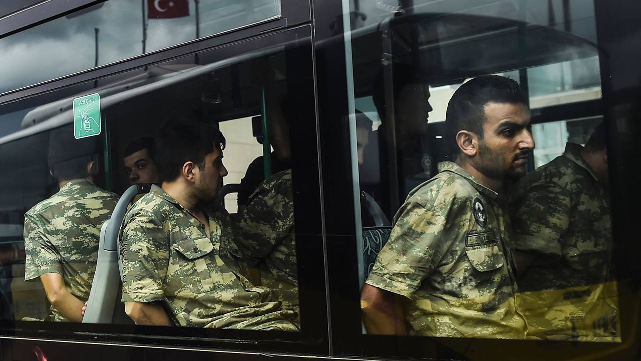 Η Ολλανδία έδωσε άσυλο σε πρώην ναυτικό ακόλουθο της Τουρκίας στην Ελλάδα