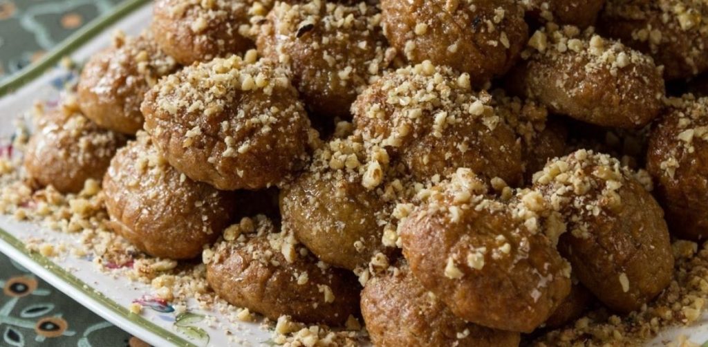 Δείτε τι σχέση έχουν τα μελομακάρονα με τη «μακαρία»