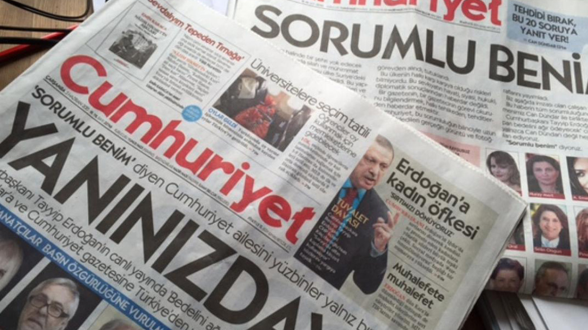 Τουρκία: Δικαστήριο διατήρησε τις ποινές φυλάκισης για τους δημοσιογράφους της Cumhuriyet