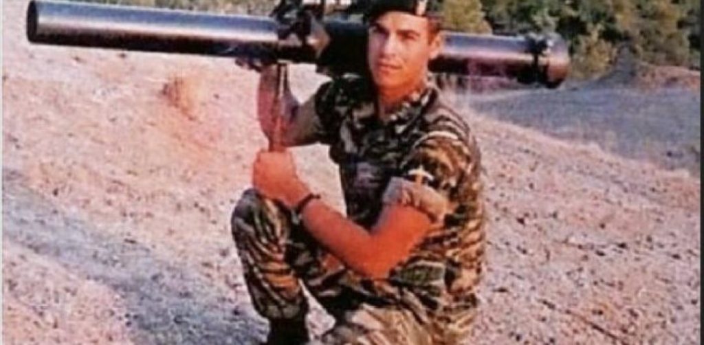 Μανώλης Μπικάκης: Ο τελευταίος Έλληνας ήρωας πολέμου