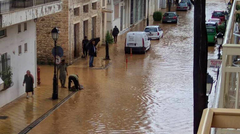 Ηλεία: Μεγάλες καταστροφές από την κακοκαιρία- Πλημμύρισαν τα πάντα (φώτο-βίντεο)