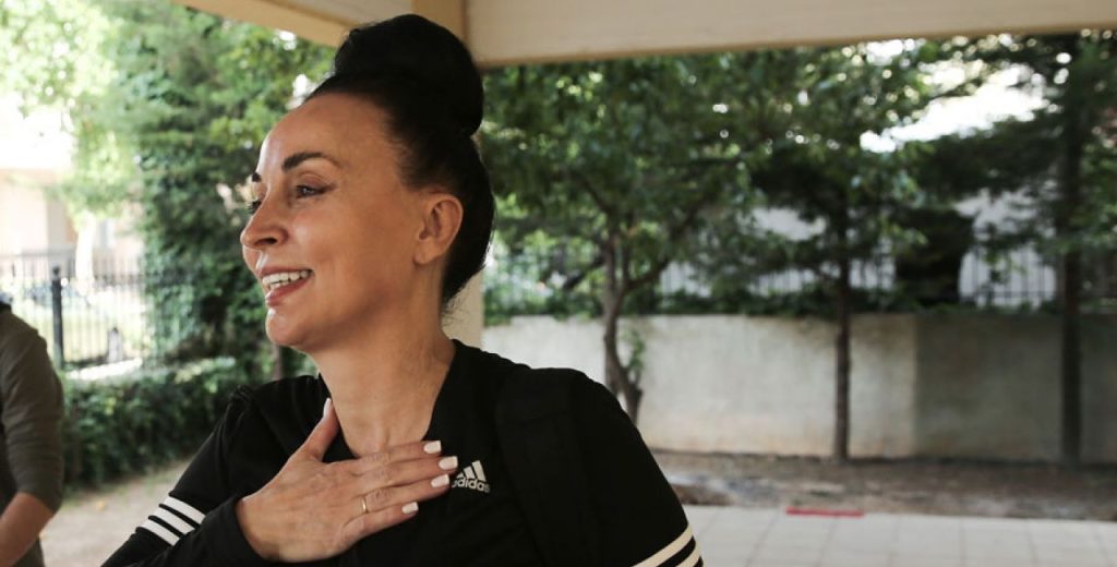 Στο νοσοκομείο για χειρουργική επέμβαση η Βίκυ Σταμάτη – Τι της συνέβη; (φωτο)