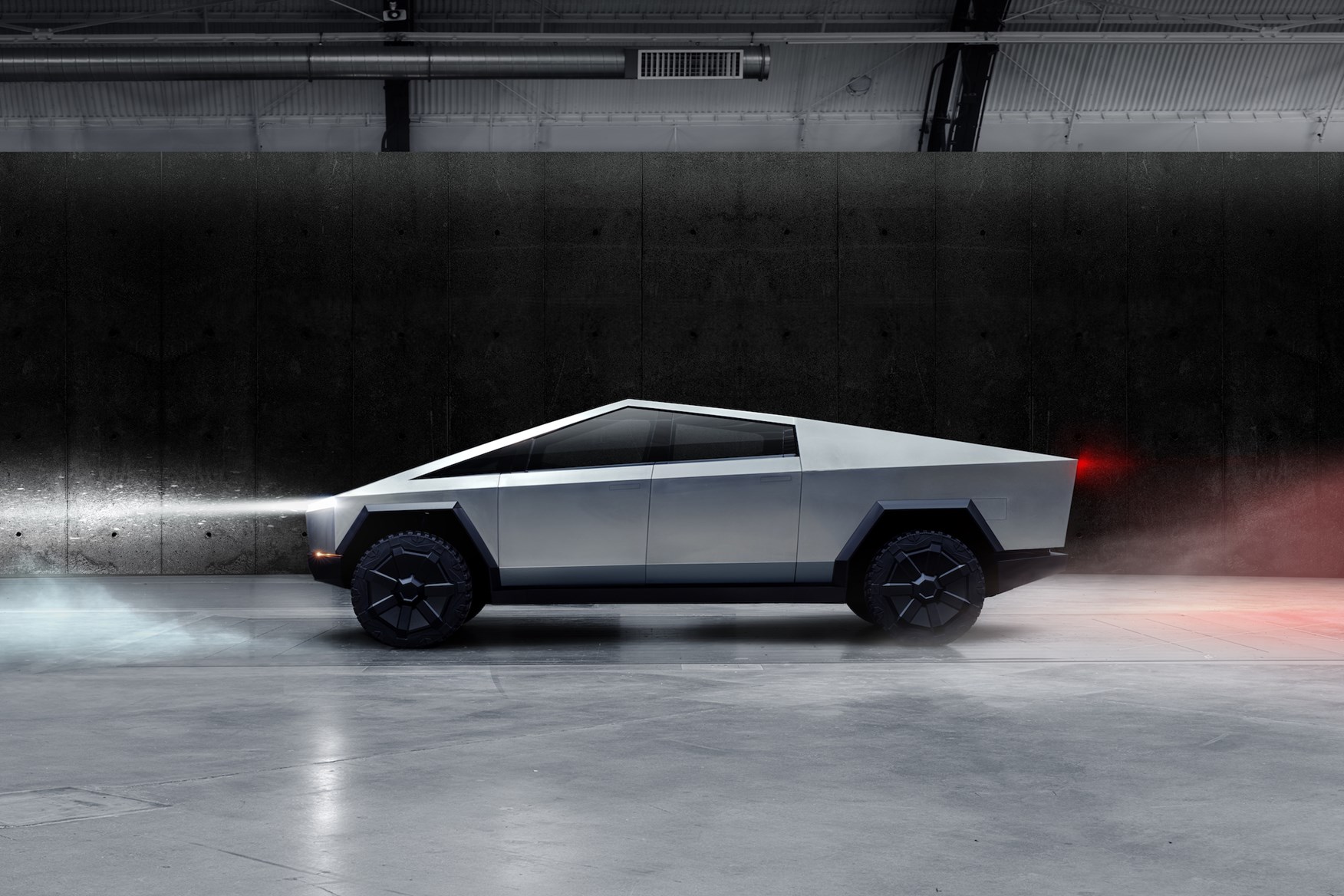 Η Tesla παρουσίασε το νέο της αυτοκίνητο και είναι τόσο άσχημο όσο μπορούσε να γίνει