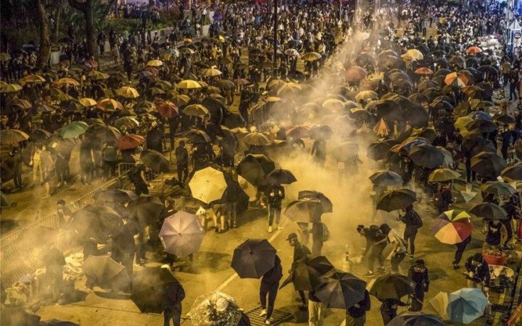 Χονγκ Κονγκ: Δεν εγκαταλείπουν το Πολυτεχνείο οι φοιτητές – Κάνουν έκκληση για τρόφιμα και νερό