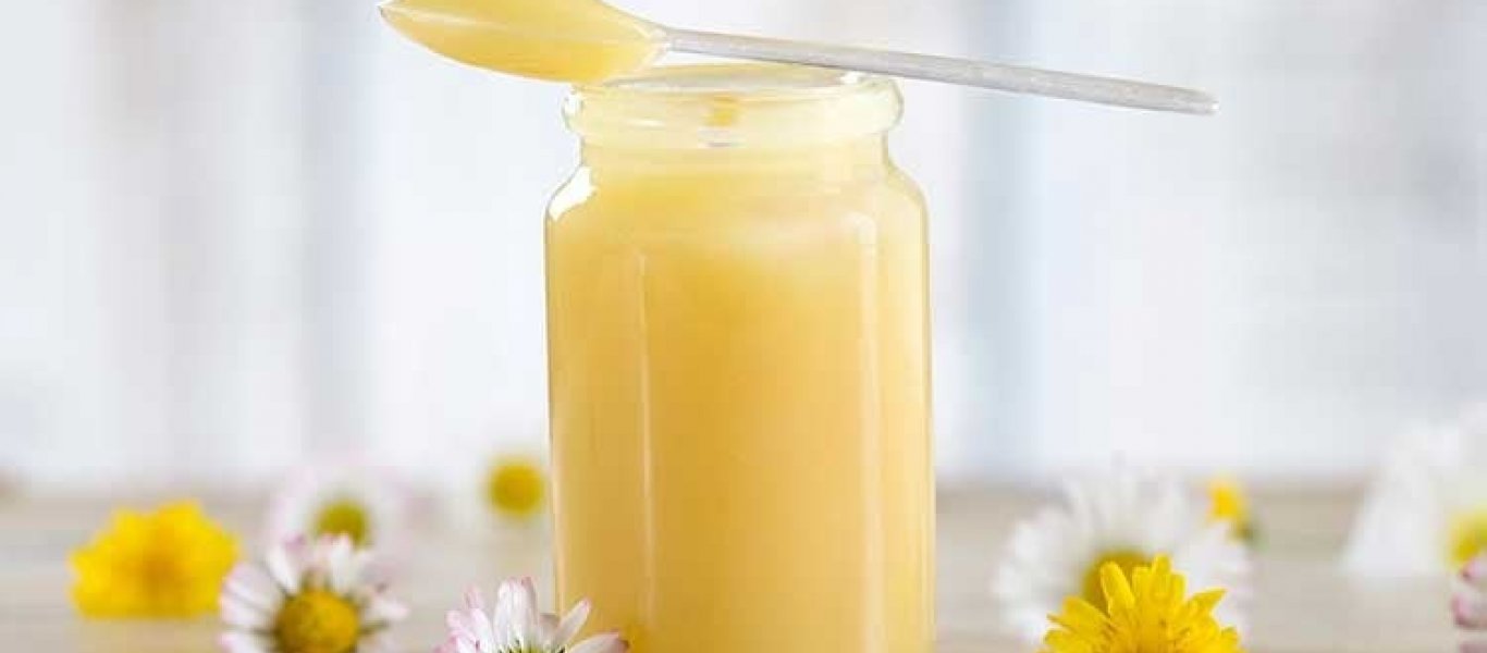 Όλα όσα πρέπει να γνωρίζετε για τον βασιλικό πολτό: Οφέλη – παρενέργειες και δοσολογία