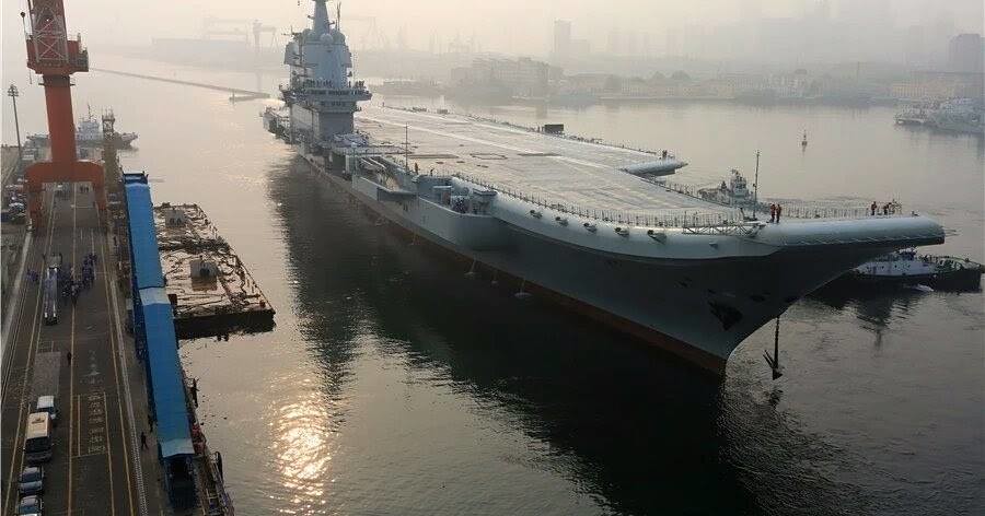 Το νέο κινεζικό αεροπλανοφόρο έπλευσε στη νότια Σινική θάλασσα (βίντεο-φώτο)