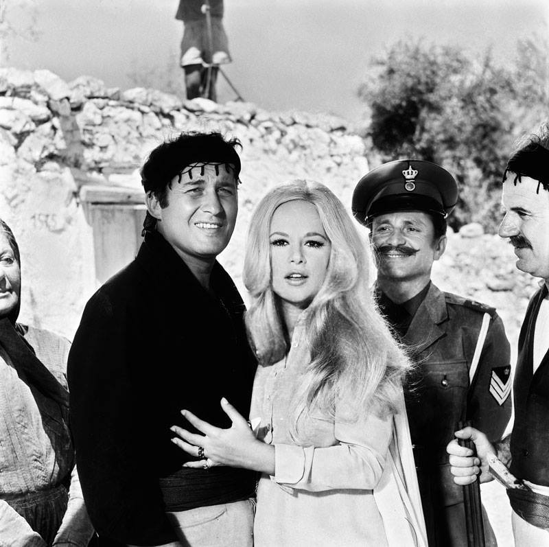 Οταν έβγαιναν στη φόρα τα «άπλυτα» Βουγιουκλάκη-Παπαμιχαήλ: Η πρώτη νύχτα του γάμου και τα χαστούκια!