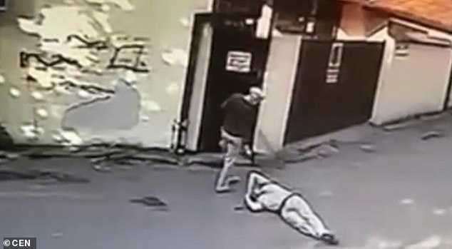 Δείτε την εν ψυχρώ εκτέλεση Ιρανού αντικαθεστωτικού στην Κωνσταντινούπολη (βίντεο)