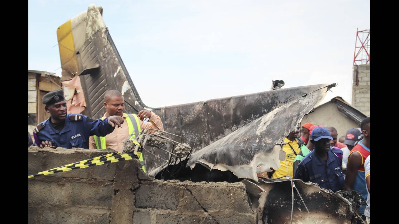 ΛΔ Κονγκό: Στους 29 οι νεκροί από τη συντριβή του αεροσκάφους πάνω σε σπίτια