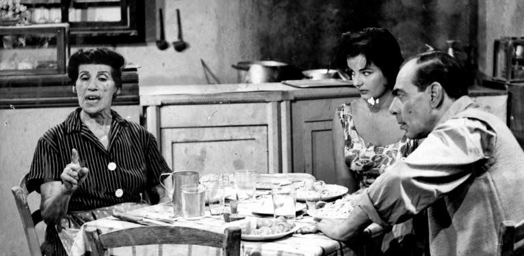 «Μανούλα»: Οι 5 πιο εντυπωσιακές ηθοποιοί που χαζεύαμε στις παλιές ελληνικές ταινίες