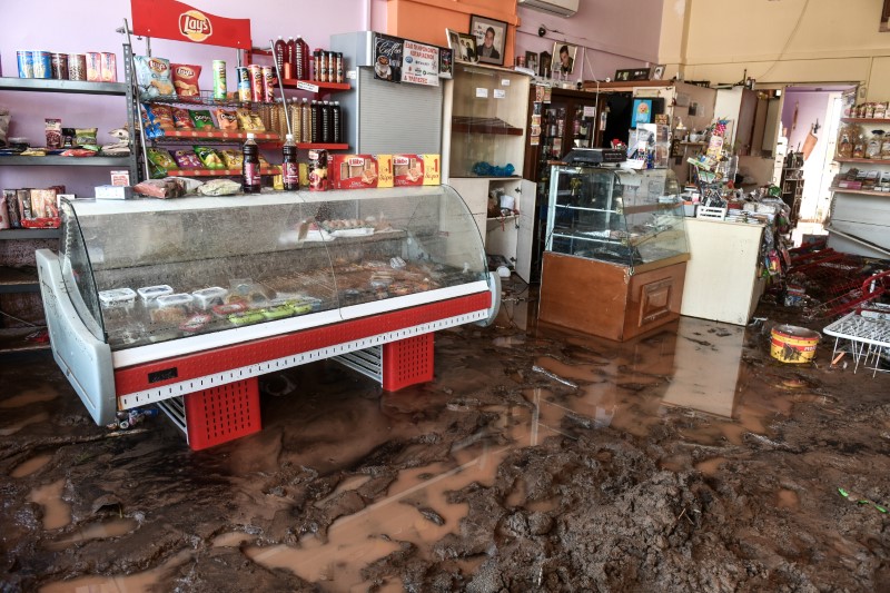 Κινέτα: Αυτοψία του Κώστα Αχ. Καραμανλή – Πάνω από 300 σπίτια υπέστησαν ζημιές (φωτο)