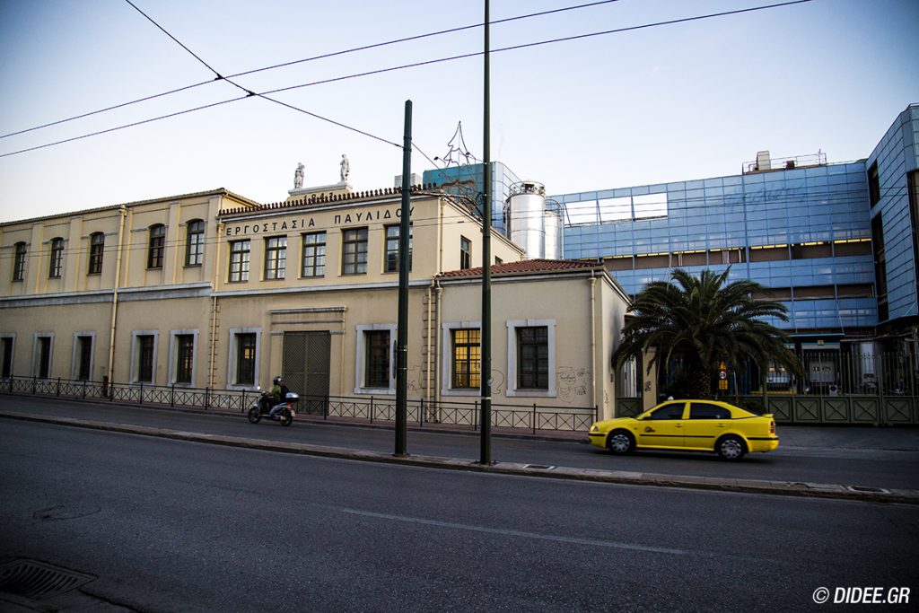 Ομαλά η κυκλοφορία στην Πειραιώς – Έκλεισε η Χαμοστέρνας λόγω… καθίζησης (φώτο)