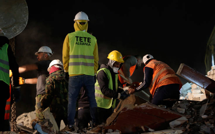 Αλβανία: Στους 18 οι νεκροί από την καταστροφική σεισμική δόνηση – Αγωνία για τους παγιδευμένους