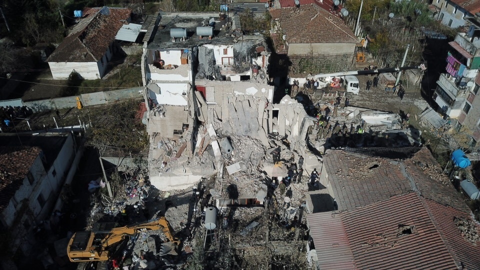 Αλβανία: Πλάνα από drone αποτυπώνουν το μέγεθος της καταστροφής (βίντεο)