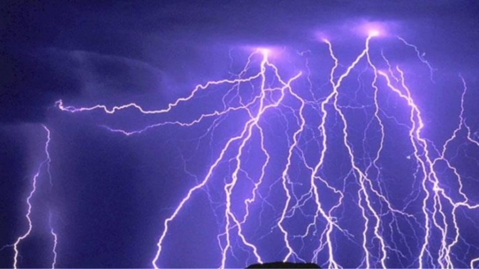 Κακοκαιρία «Γηρυόνης»: Καταγράφηκαν πάνω από 11.000 κεραυνοί